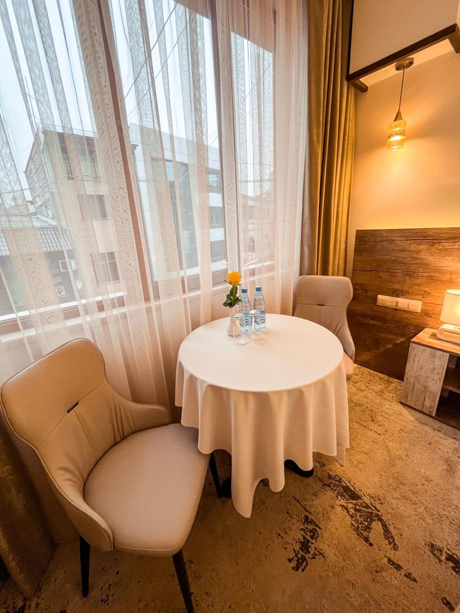 Evn Boutique Hotel Jerevan Buitenkant foto